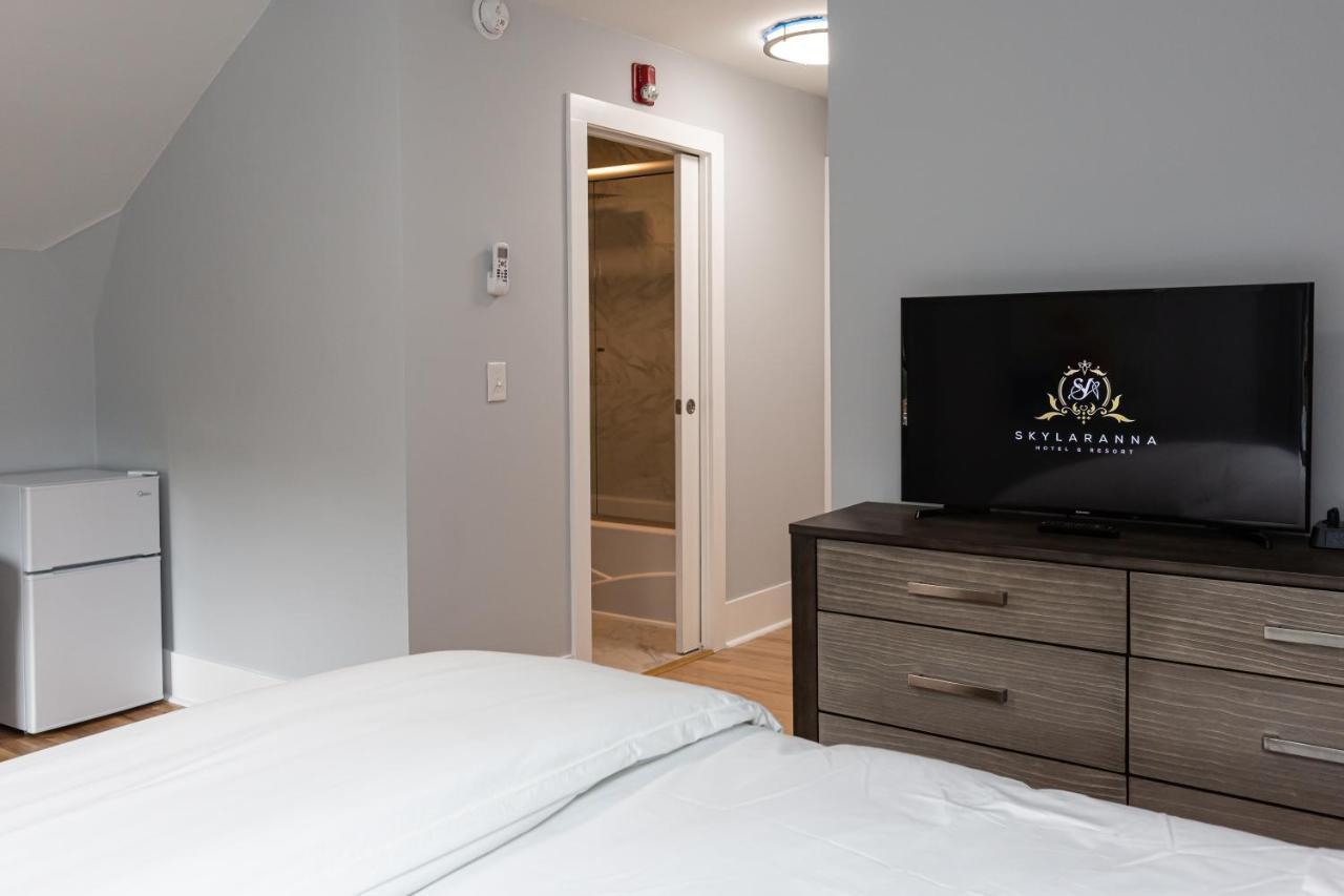Skylaranna Resort & Spa Хендерсонвилл Экстерьер фото